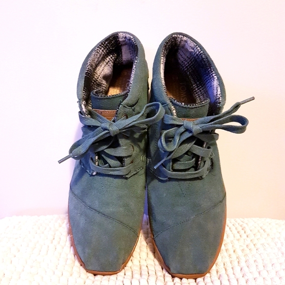 Toms lace up boots - Picture 2 of 8